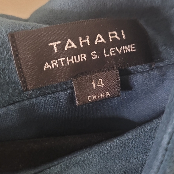 Tahari Arthur S Levine Sz 14 Ultrasuede Shift Dress Teal Blue Mock Neck Classic - Picture 2 of 4